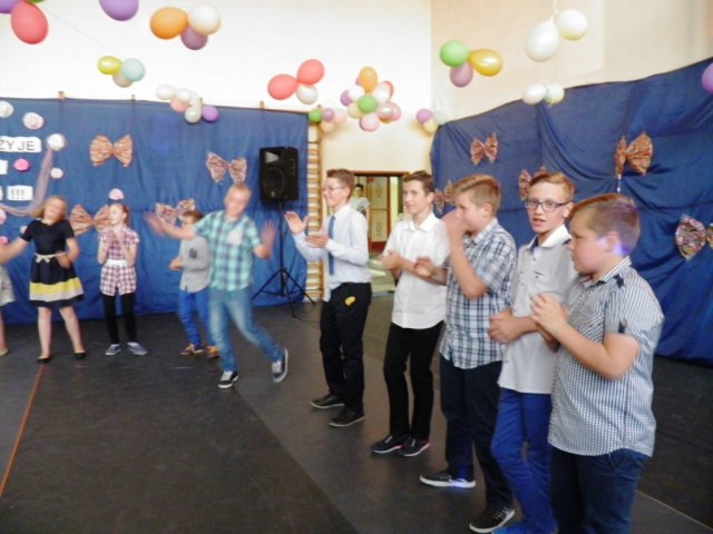 Bal szóstoklasistów